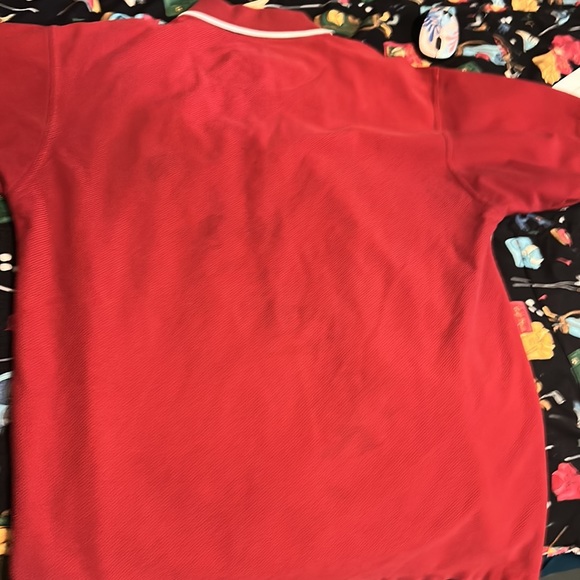 Ice thick polo no rips no tears or stains - Picture 4 of 4